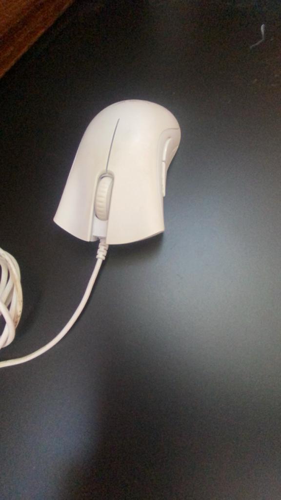 Razer DeathAdder Essential Gaming Muis - Wit, Computers en Software, Ophalen, Rechtshandig, Muis, Gebruikt