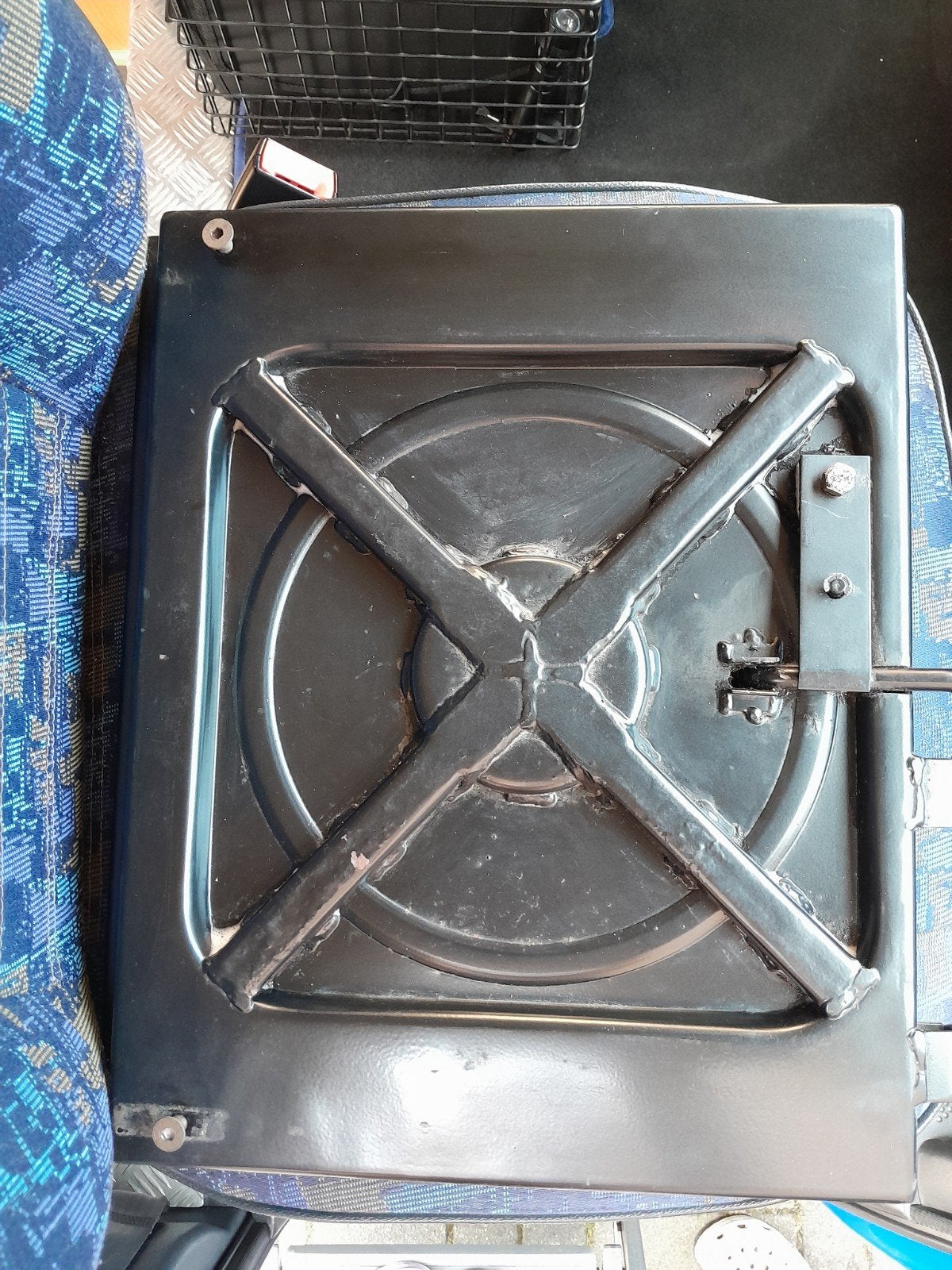 Draaiplateau camper (bus)., Ophalen