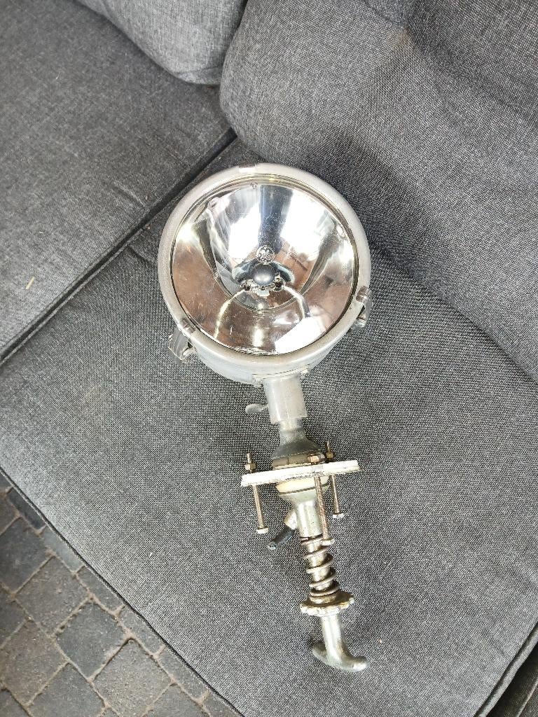 Zoeklicht/ verstraler boot W.H.Den ouden, Ophalen, Gebruikt
