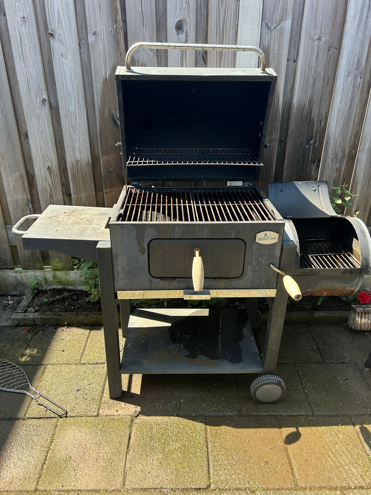 BonFire BBQ met zijbrander en wielen, Ophalen of Verzenden, Gebruikt