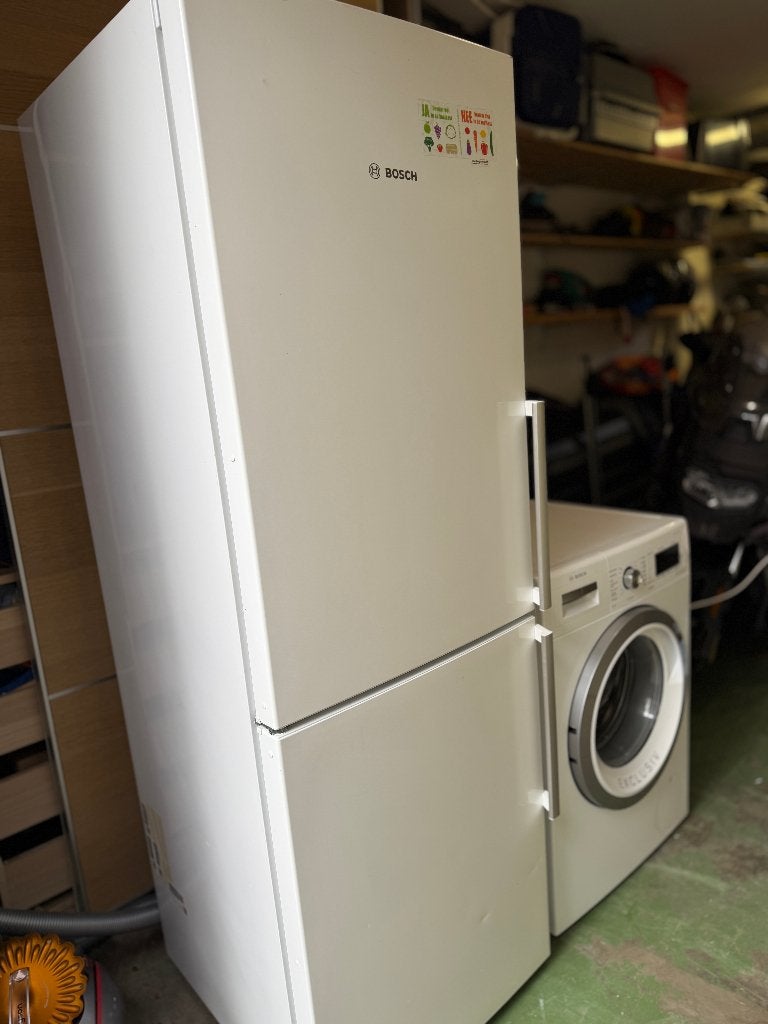 BOSCH KOELVRIESCOMBINATIE, Ophalen, 200 liter of meer, 60 cm of meer, Met aparte vriezer