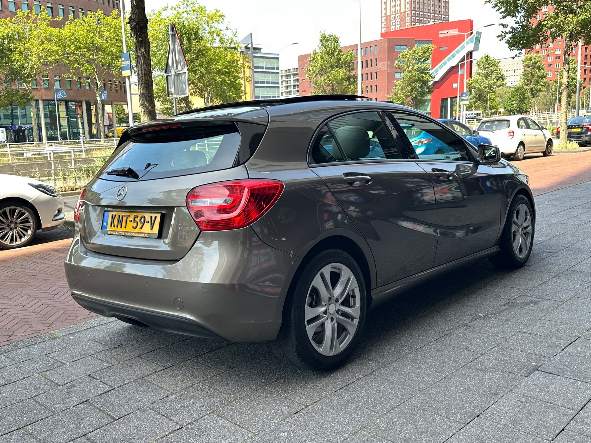 Mercedes-Benz A-klasse 200 Ambition Automaat Panoromadak, Auto's, Stof, Gebruikt, 1595 cc, Bedrijf