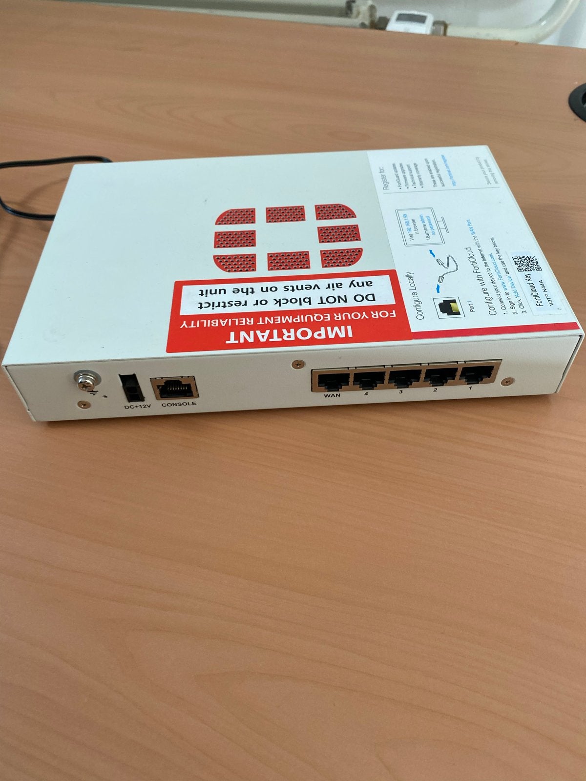 Fortinet FortiGate 30E Firewall Router, Computers en Software, Ophalen of Verzenden, Gebruikt, Router
