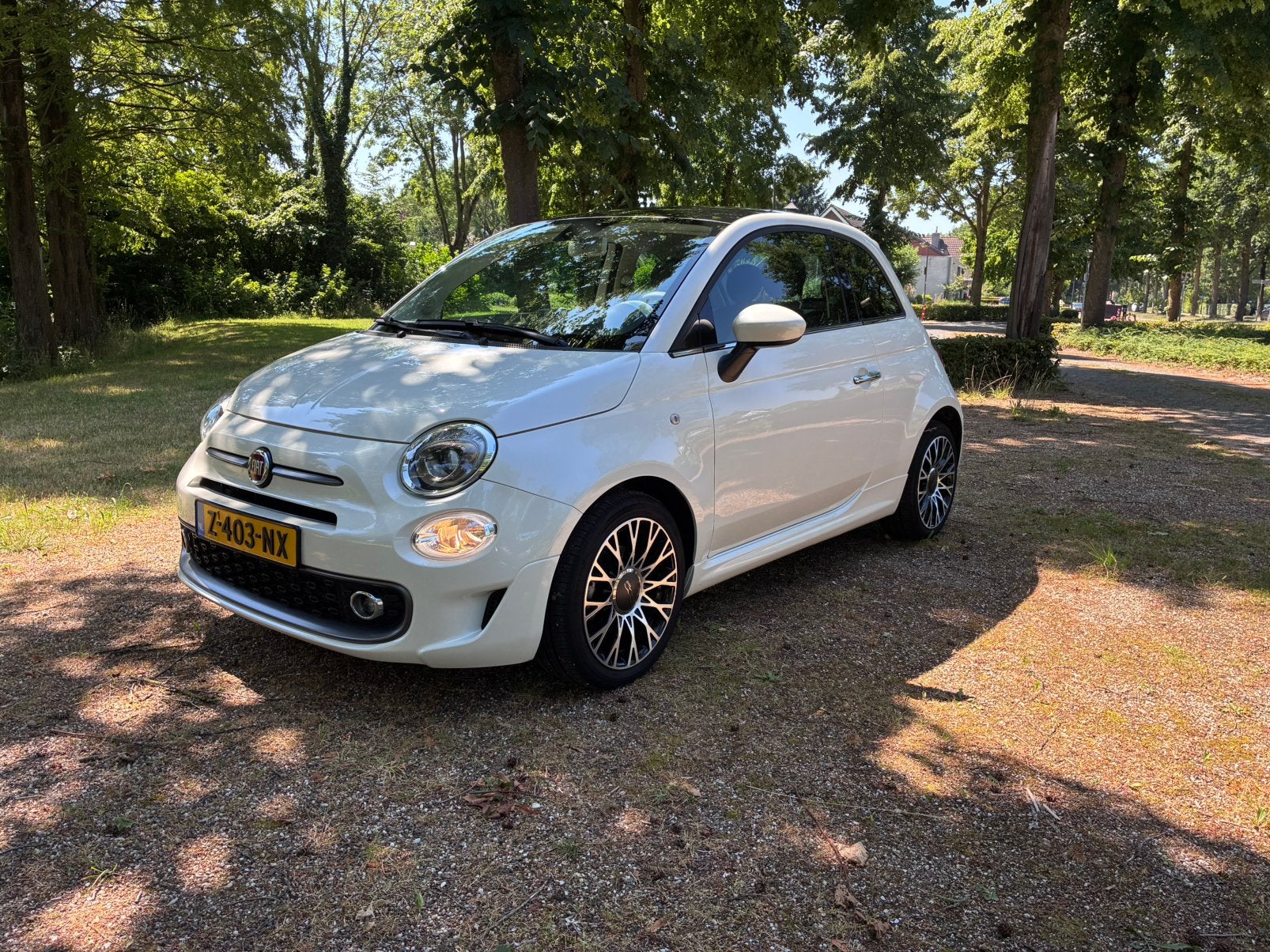 Fiat 500 1.0 Dolcevita Hybrid Sport 2021 Wit, Voorwielaandrijving, 40 €/maand, 4 stoelen, Wit