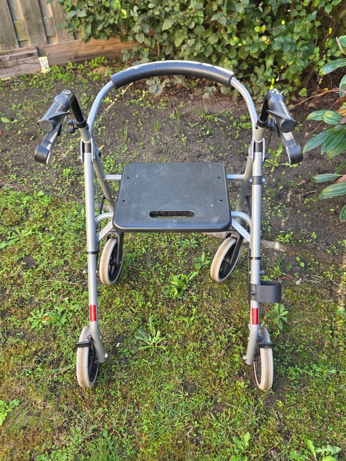 rollator met mandje, Ophalen