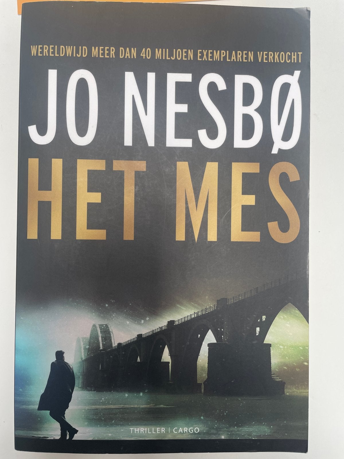 Jo Nesbø - Het Mes (Harry Hole #12) Thriller, Ophalen of Verzenden, Zo goed als nieuw, Scandinavië