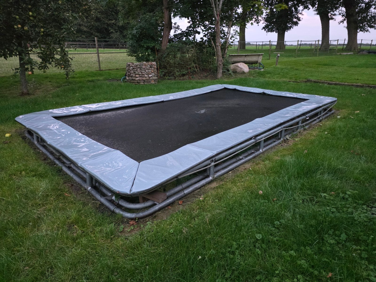 Akrobat Primus Trampoline  3.05 x 5.20m