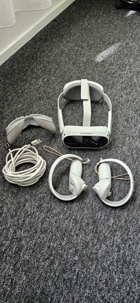 Pico 4 128GB VR Bril Compleet + Controllers, Spelcomputers en Games, Virtual Reality, Ophalen, Zo goed als nieuw, VR-bril, Overige platformen