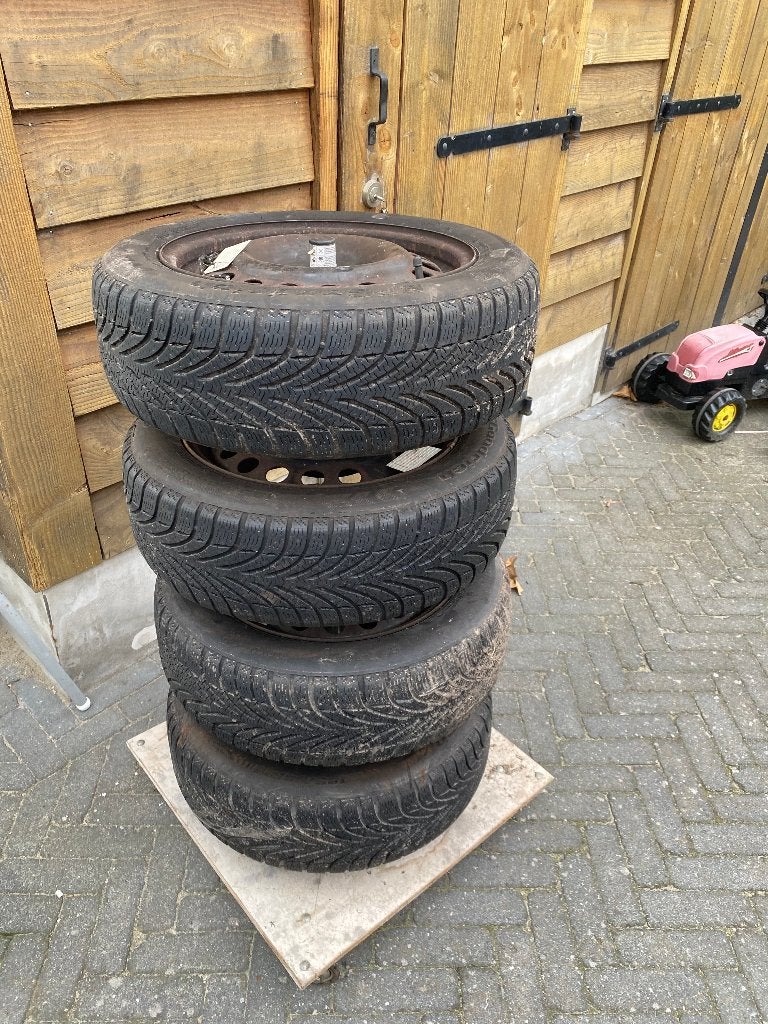 Winterbanden bf goodrich 185 60r15 g-force winter, Ophalen, Gebruikt, Opel