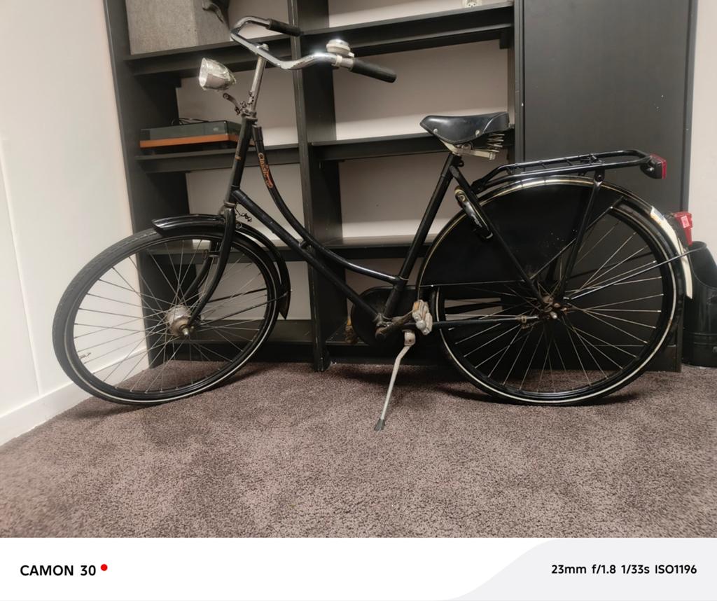 Zwarte omafiets met terugtraprem en jasbeschermers, Terugtraprem, Onbekend, Ophalen of Verzenden, 53 tot 56 cm