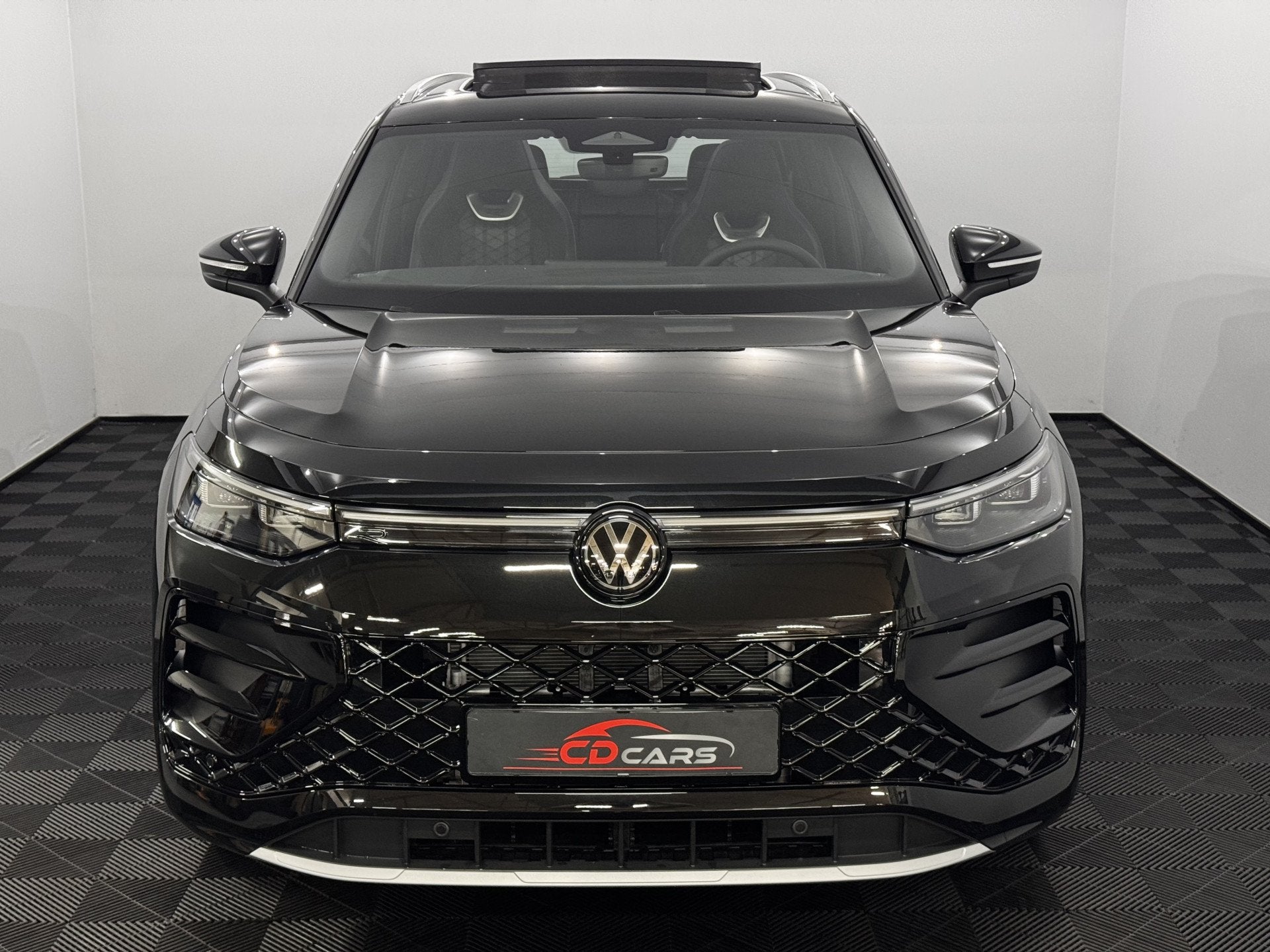 Volkswagen Tayron 1.5 eHybrid R-Line Edition PHEV 272pk Pano, 4 cilinders, 1848 kg, Leder en Stof, Zwart