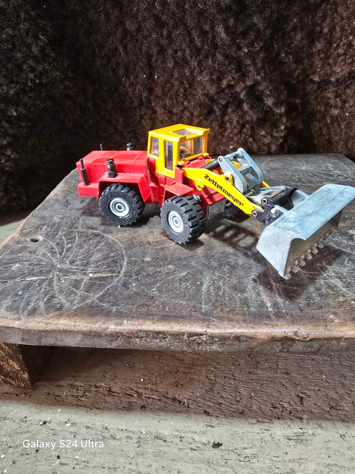 E104 > Siku 1:55 die-cast metalen model Zettelmeyer-radlader, Hobby en Vrije tijd, Ophalen of Verzenden