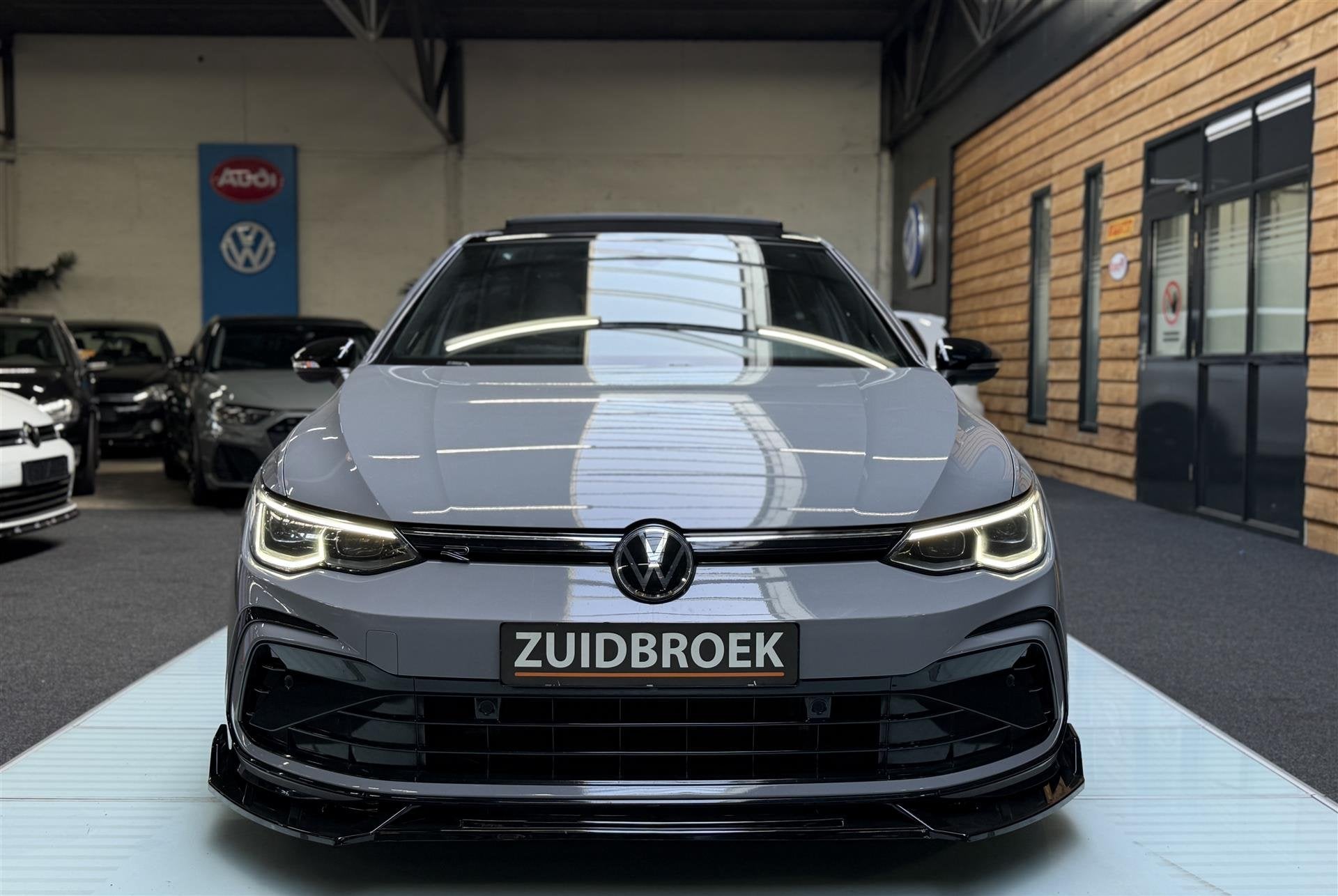 Volkswagen Golf 1.5 eTSI R-Line | Vol optie | Pano | H&K | M, Automaat, 4 cilinders, 150 pk, Bedrijf