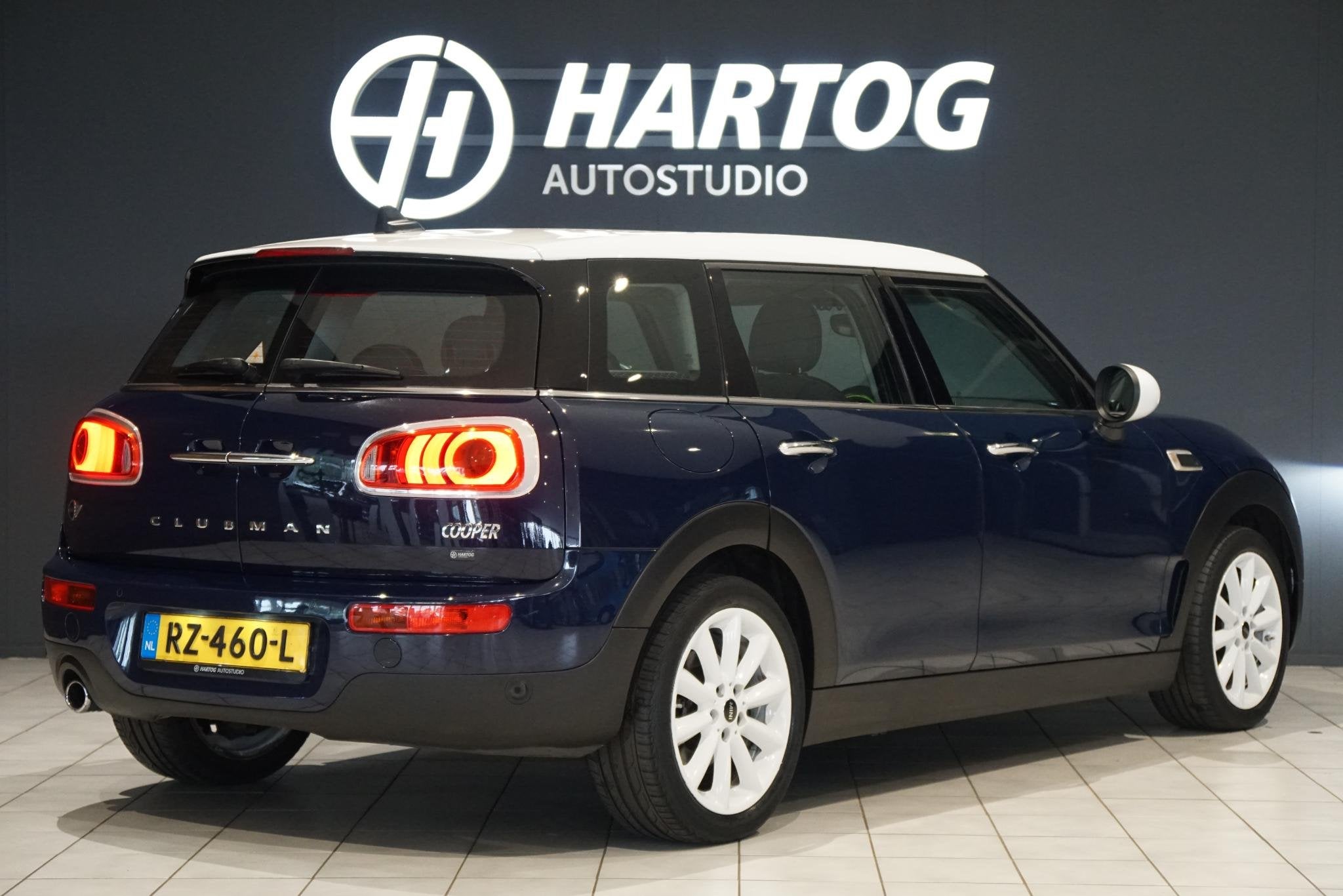 MINI Clubman 1.5 Cooper Chili Serious Business + LED / ADAPT, Auto's, Voorwielaandrijving, 136 pk, Gebruikt, Blauw