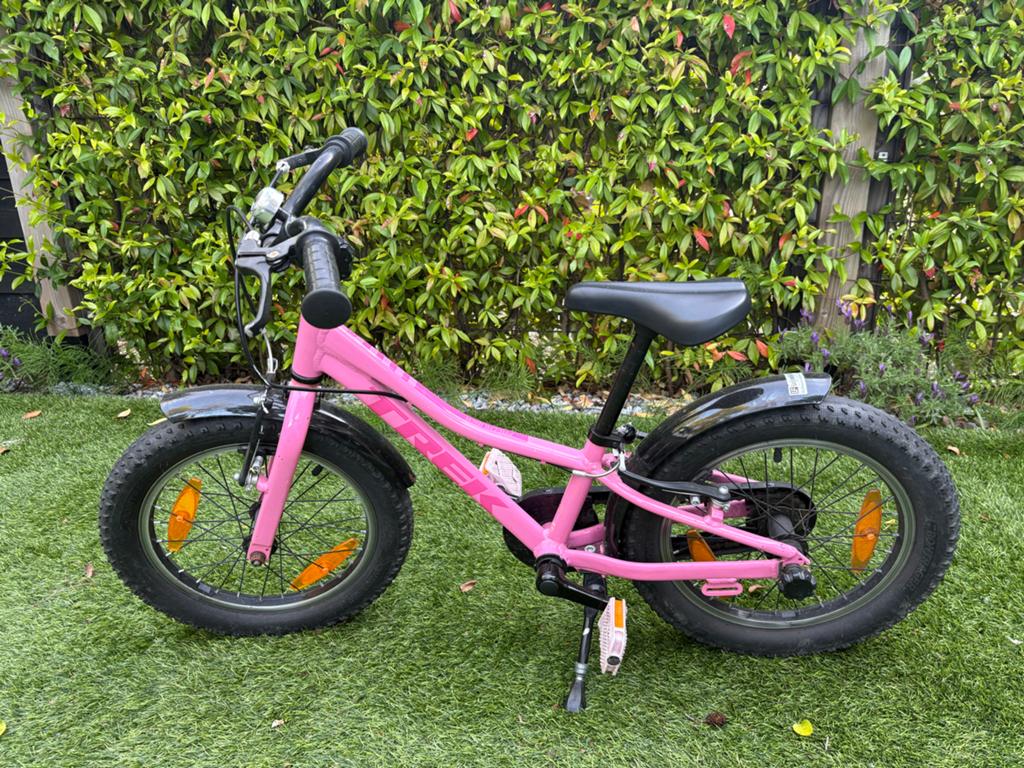 Trek kinderfiets roze 16 inch met zijwieltjes, Fietsen en Brommers, Ophalen, Zijwieltjes, 16 tot 20 inch, Velgrem