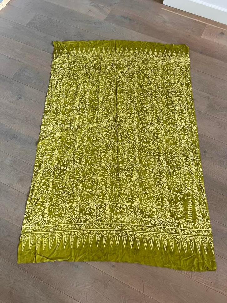 handgemaakte sarong uit Bali (ook per stuk te koop), Ophalen of Verzenden, Zo goed als nieuw, Minder dan 70 cm, Deken