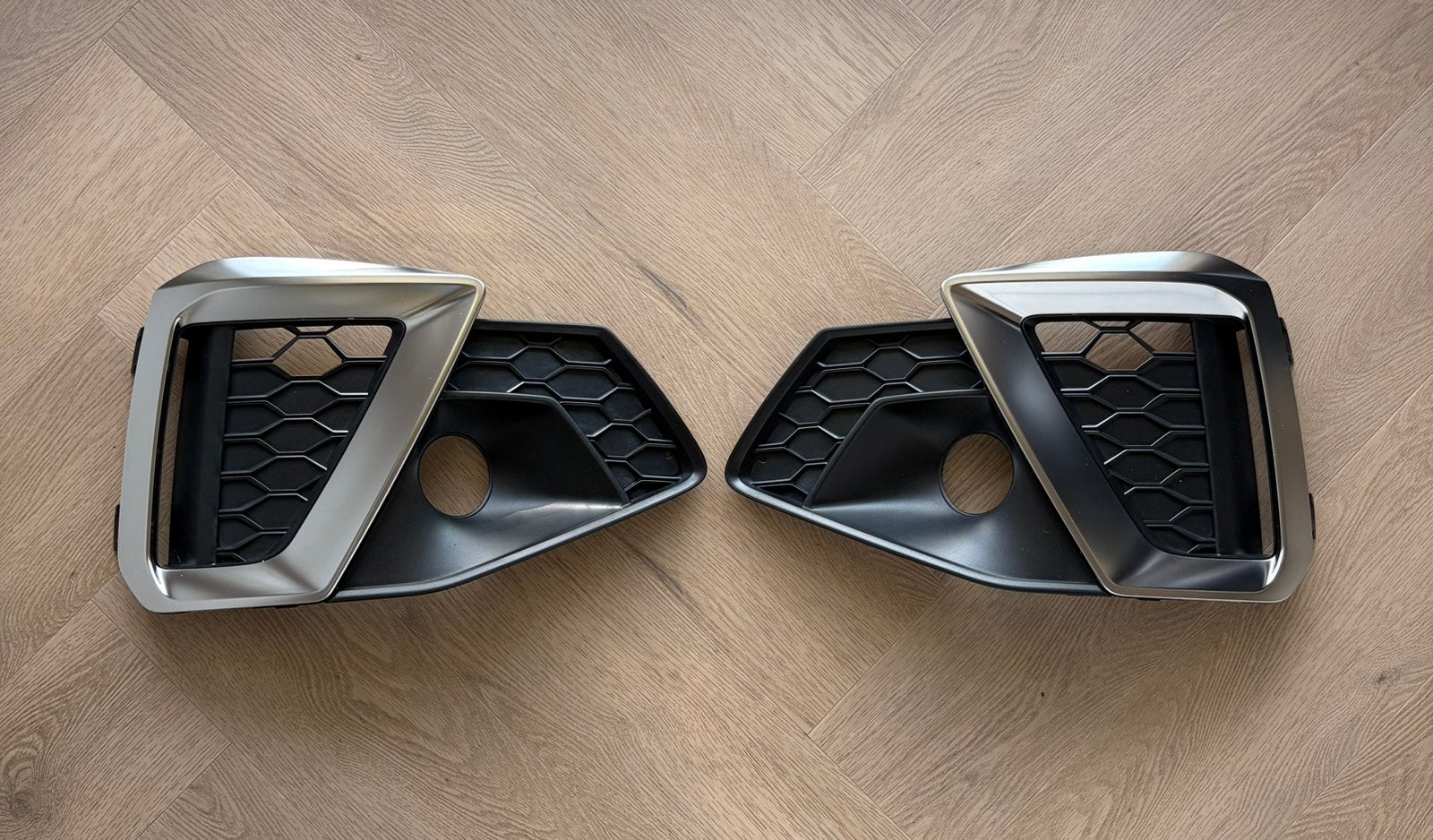 Origineel Audi A4 S-line / S4 B9 8W aluminium grill roosters, Gebruikt, Voor, Bumper, Audi