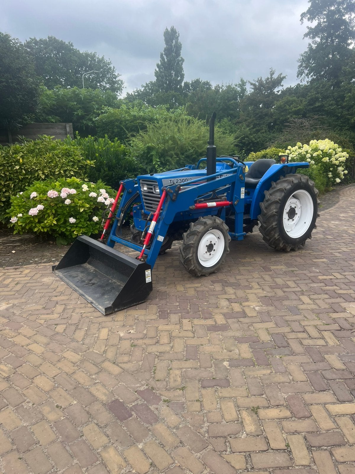 Iseki TL 2300 FD minitractor met voorlader, Gebruikt, Tot 2500, Tot 80 Pk, Ophalen