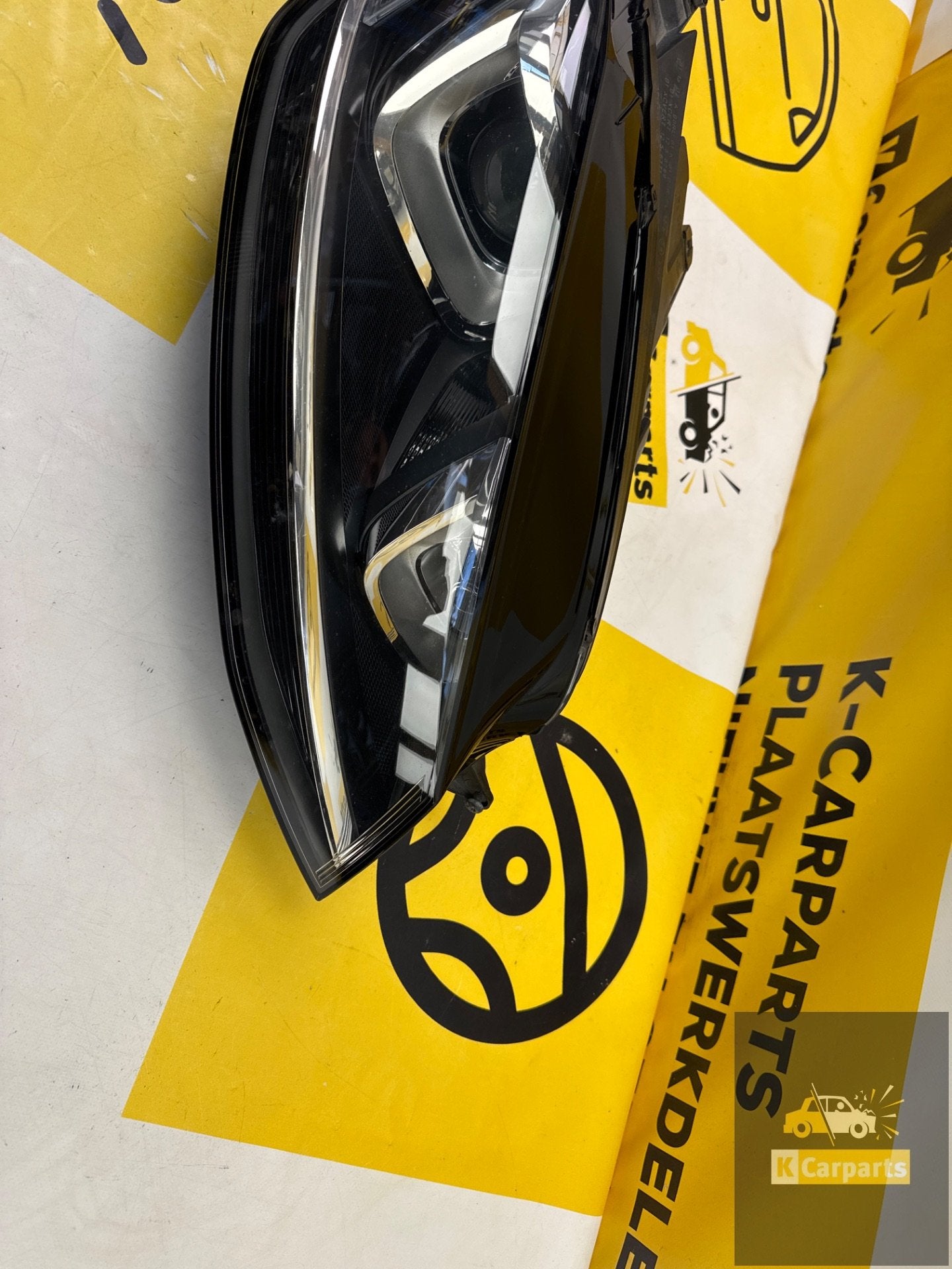 Koplamp Volkswagen Golf 7 VII XENON LED Rechts 5G1941032, Auto-onderdelen, Verlichting, Gebruikt, Volkswagen, Volkswagen AG, Berliner Ring 2
38440  Wolfsburg, DE