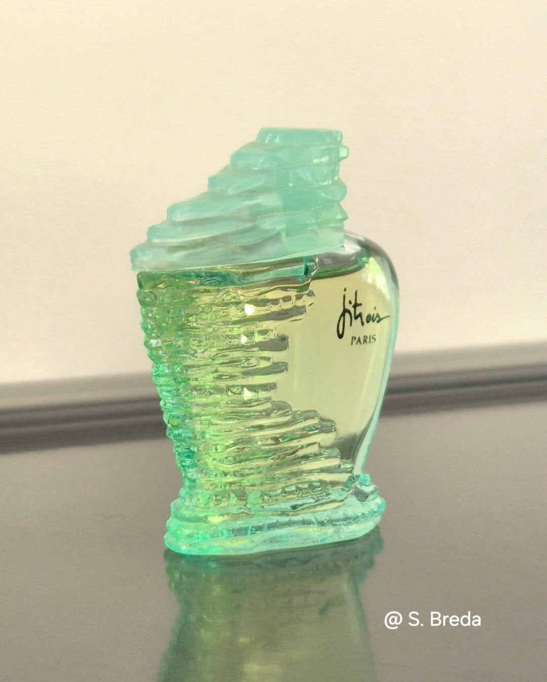 Jitrois Paris - volle discontinued miniatuur, Ophalen of Verzenden, Zo goed als nieuw, Miniatuur, Gevuld