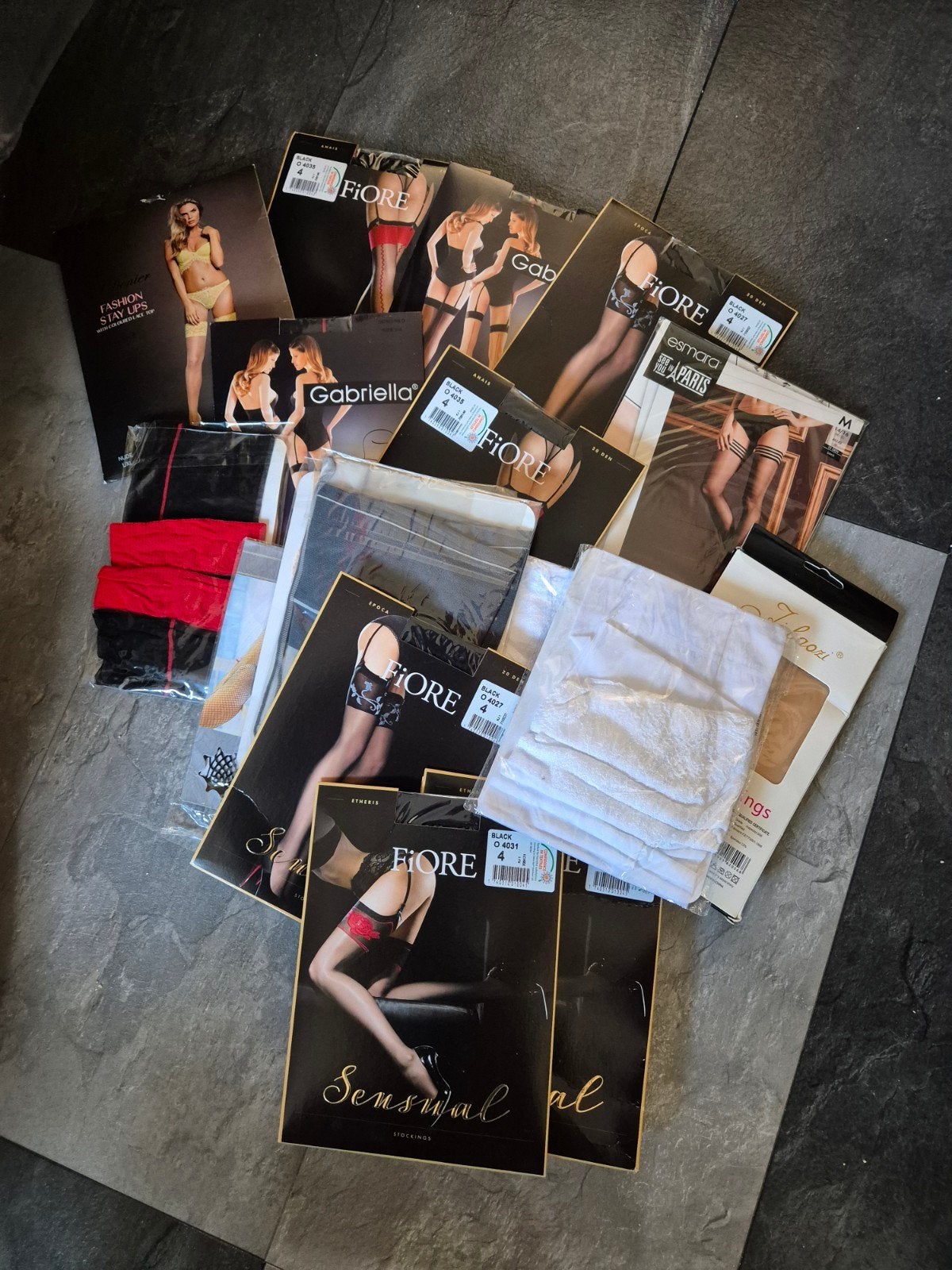 18 stuks kousen voor jarretels maat M/L in 1x weg, Hunkemöller, Ophalen of Verzenden, Nieuw, Zwart