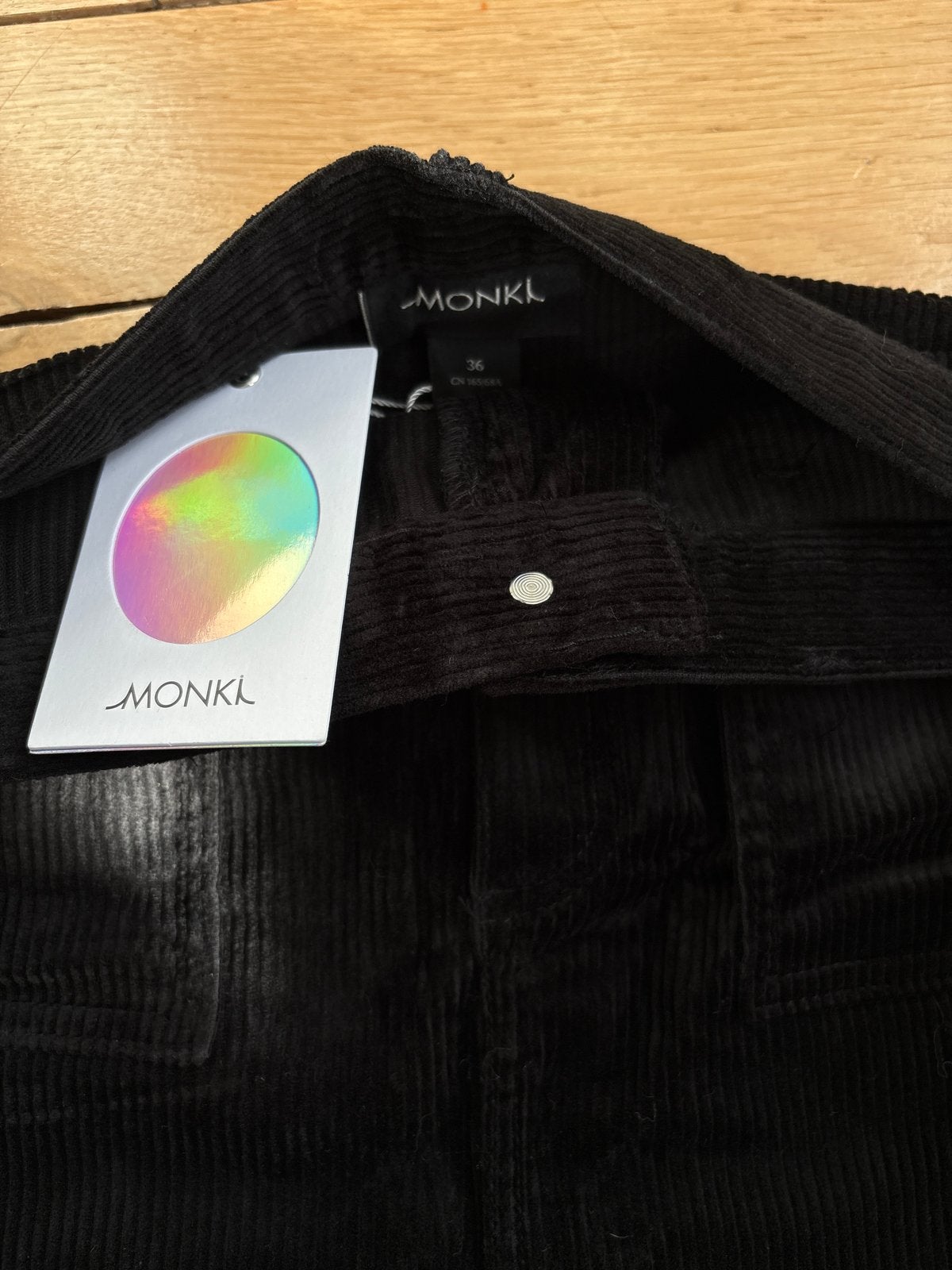 Monki corduroy rok zwart, maat 36 (S), Zwart, Nieuw, Ophalen of Verzenden, Maat 36 (S)