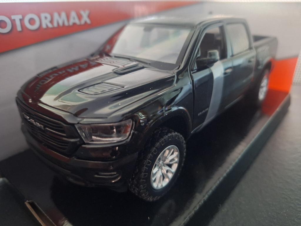 Dodge RAM 1500 Crew Cab Laramie 2019 
Schaal 1:24, Verzenden, Nieuw, Motormax, Motormax