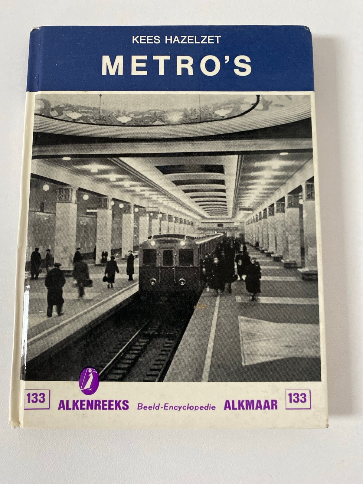 Kees Hazelzet - Metro's (Alkenreeks Beeld-Encyclopedie), Boeken, Ophalen of Verzenden, Gelezen, Overige typen