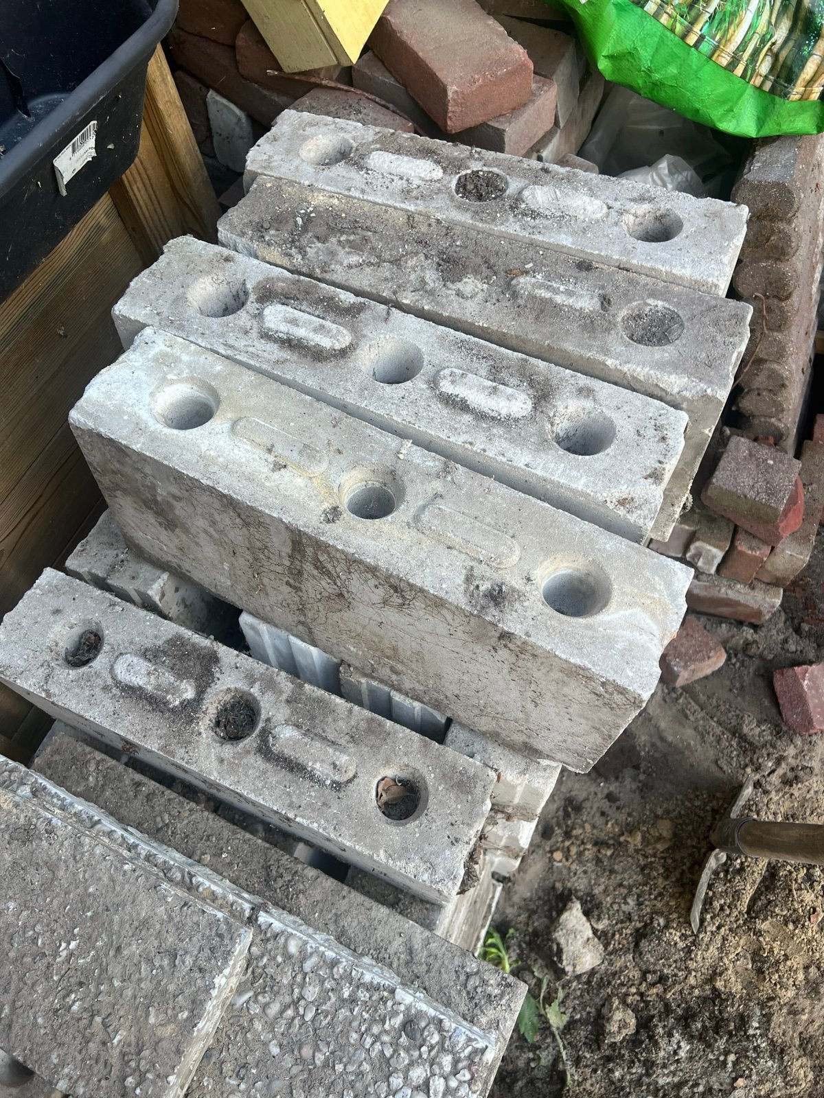 KST Kalkzandsteen lijmblokken, Doe-het-zelf en Verbouw, Metselstenen, Ophalen, Zo goed als nieuw, Beton