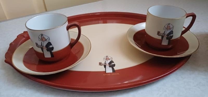 Foto 9 van Art-Deco droste servies met twee kop en schotels