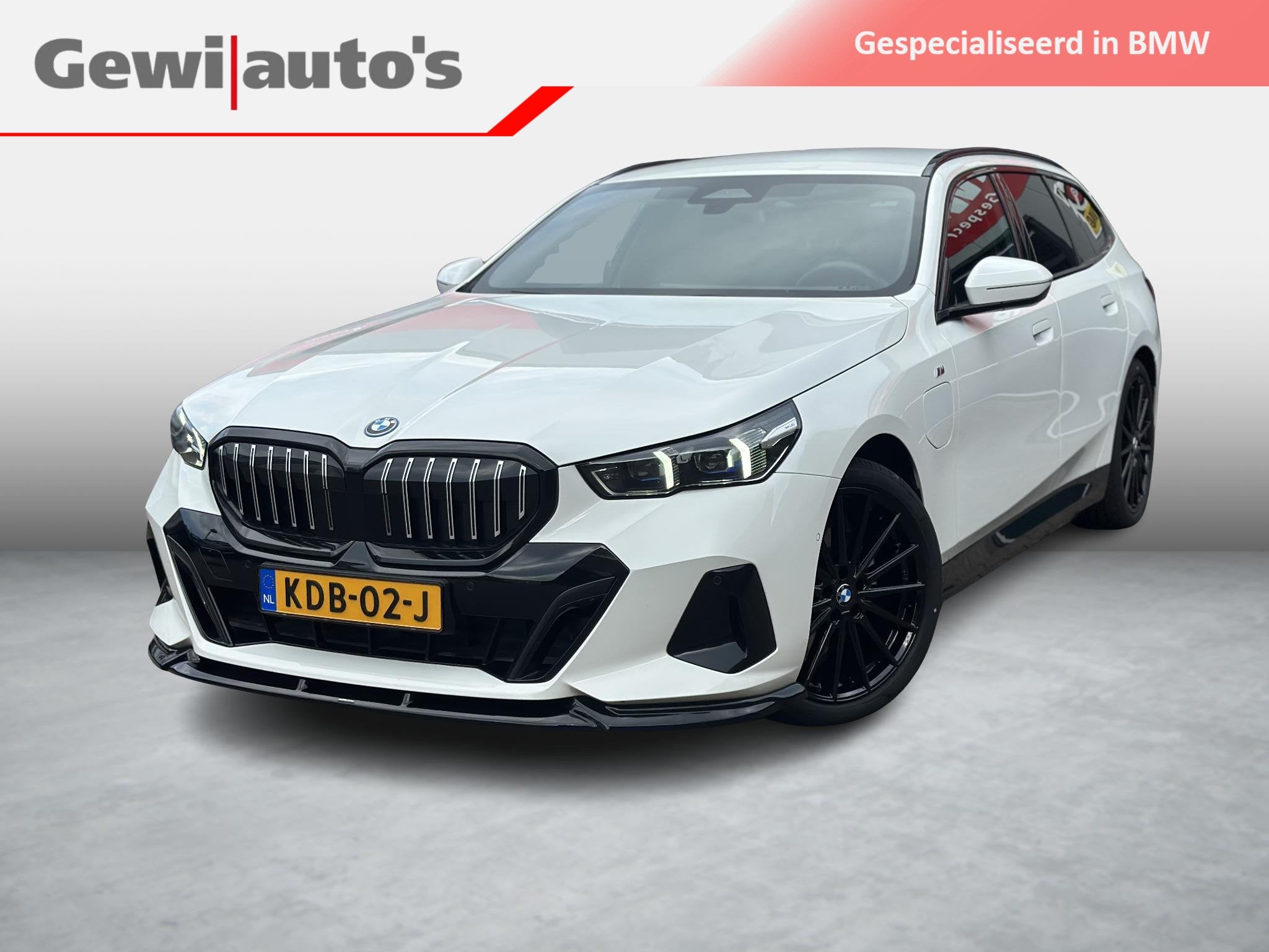 BMW 5-serie Touring 530e xDrive M-Sport, Auto's, Automaat, Gebruikt, 4 cilinders, 2000 kg