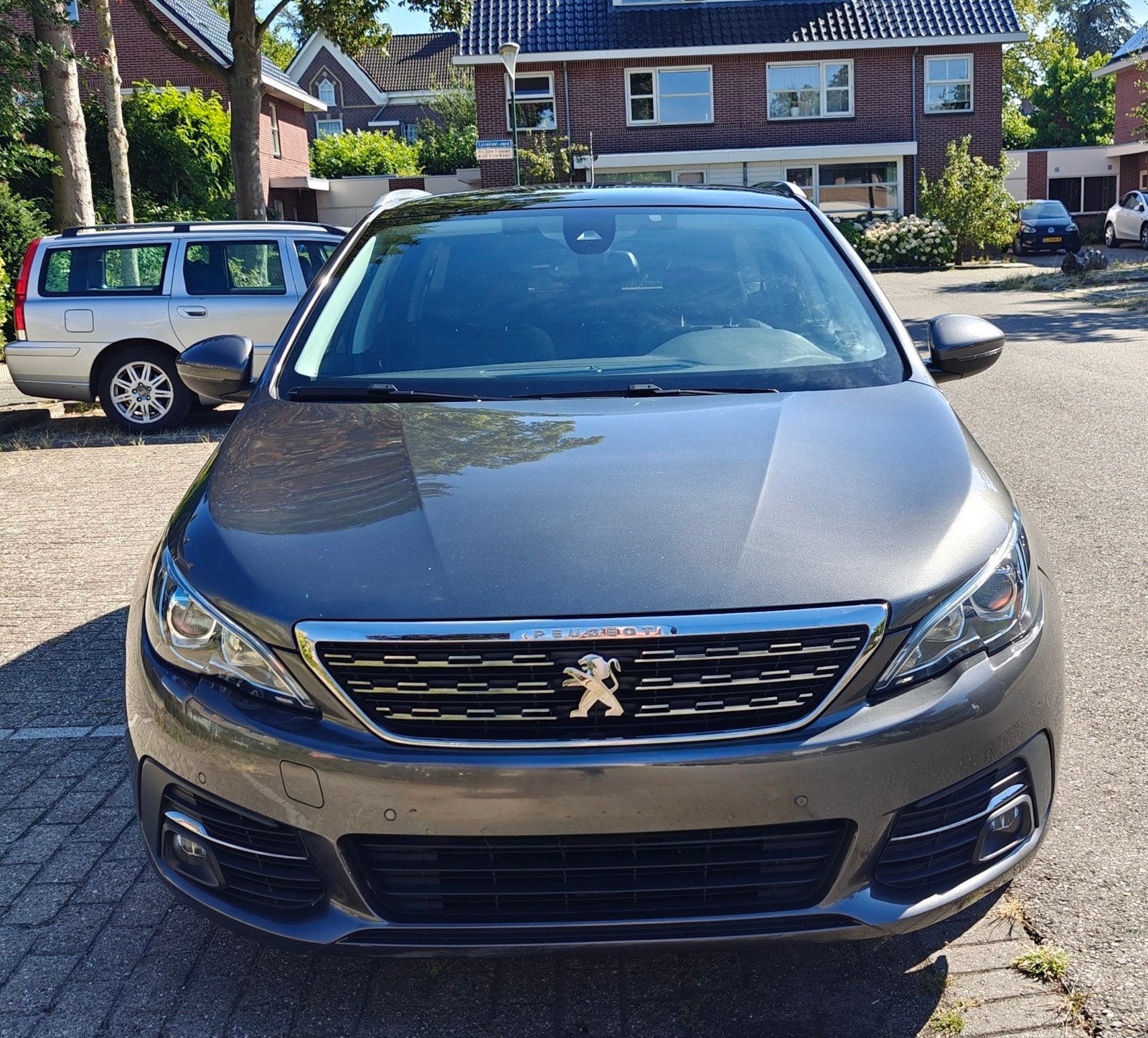 Peugeot 308 1.2 96KW/130PK SW AUT 2018 Grijs, Auto's, Peugeot, Euro 5, Stof, Zwart, 1199 cc
