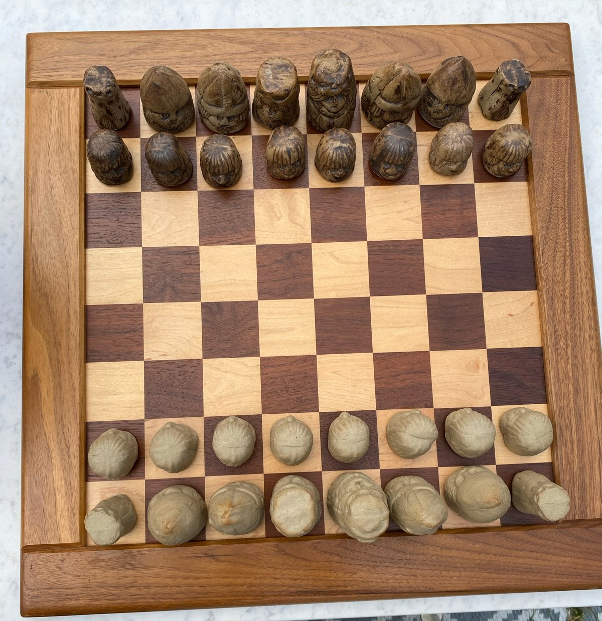 Schaakbord met Isle of  Lewis Viking schaakstukken van ker, Een of twee spelers, Ophalen of Verzenden, Gebruikt