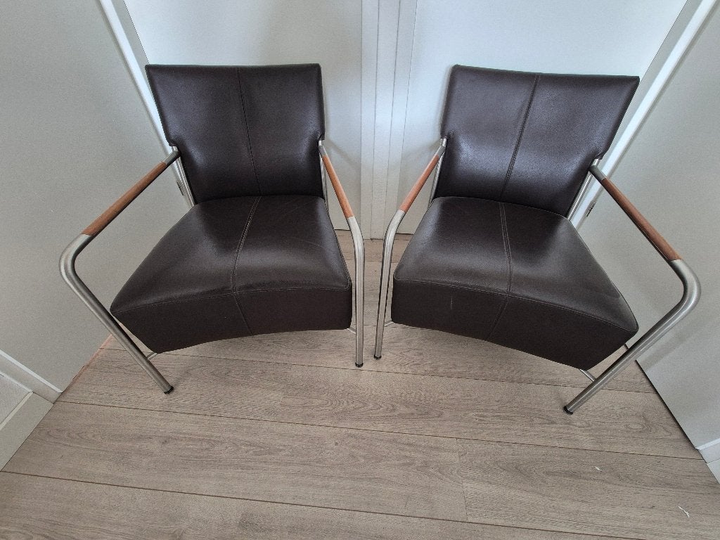 2 Class fauteuils Bert Plantagie bruin leer RVS + notenhout, Ophalen, Minder dan 75 cm, Zo goed als nieuw, 50 tot 75 cm