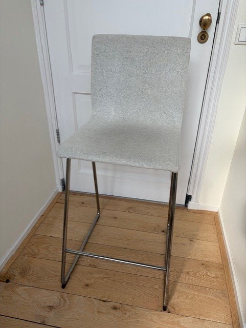 Ikea Light Grey "Volfgang" Steel Framed Bar Stools, Huis en Inrichting, Barkrukken, Ophalen, Gebruikt, Met voetsteun, 60 tot 90 cm