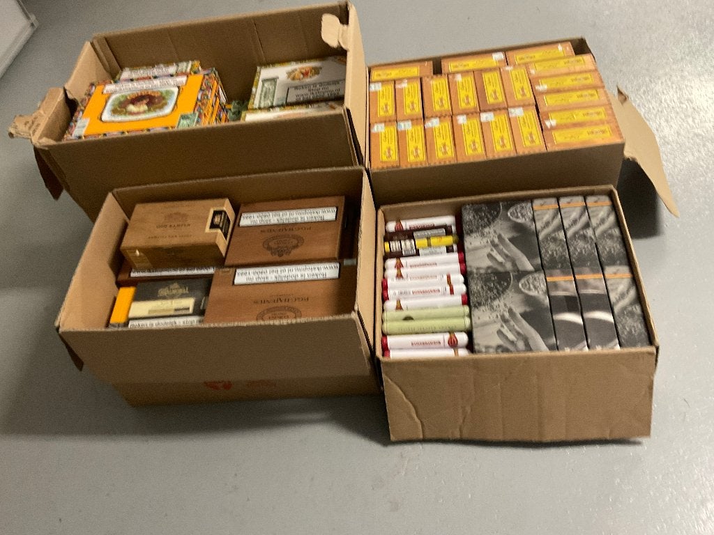 Diverse sigarenkisten en kleine kartonnen doosjes-, Gebruikt, Overige thema's, Overige typen, Meerkleurig