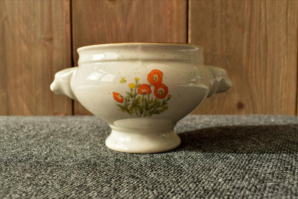 Wildflower kom - Jaren '70 servies - Oranje klaprozen, Keramiek, Ophalen of Verzenden, Zo goed als nieuw, Kom(men)