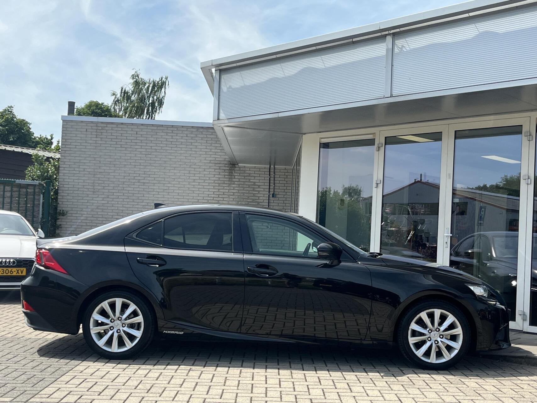 Lexus IS 300h HYBRID 223PK ACC+DAB+CAMERA+NAVI, Automaat, Automatische klimaatregeling, Achterwielaandrijving, Gebruikt