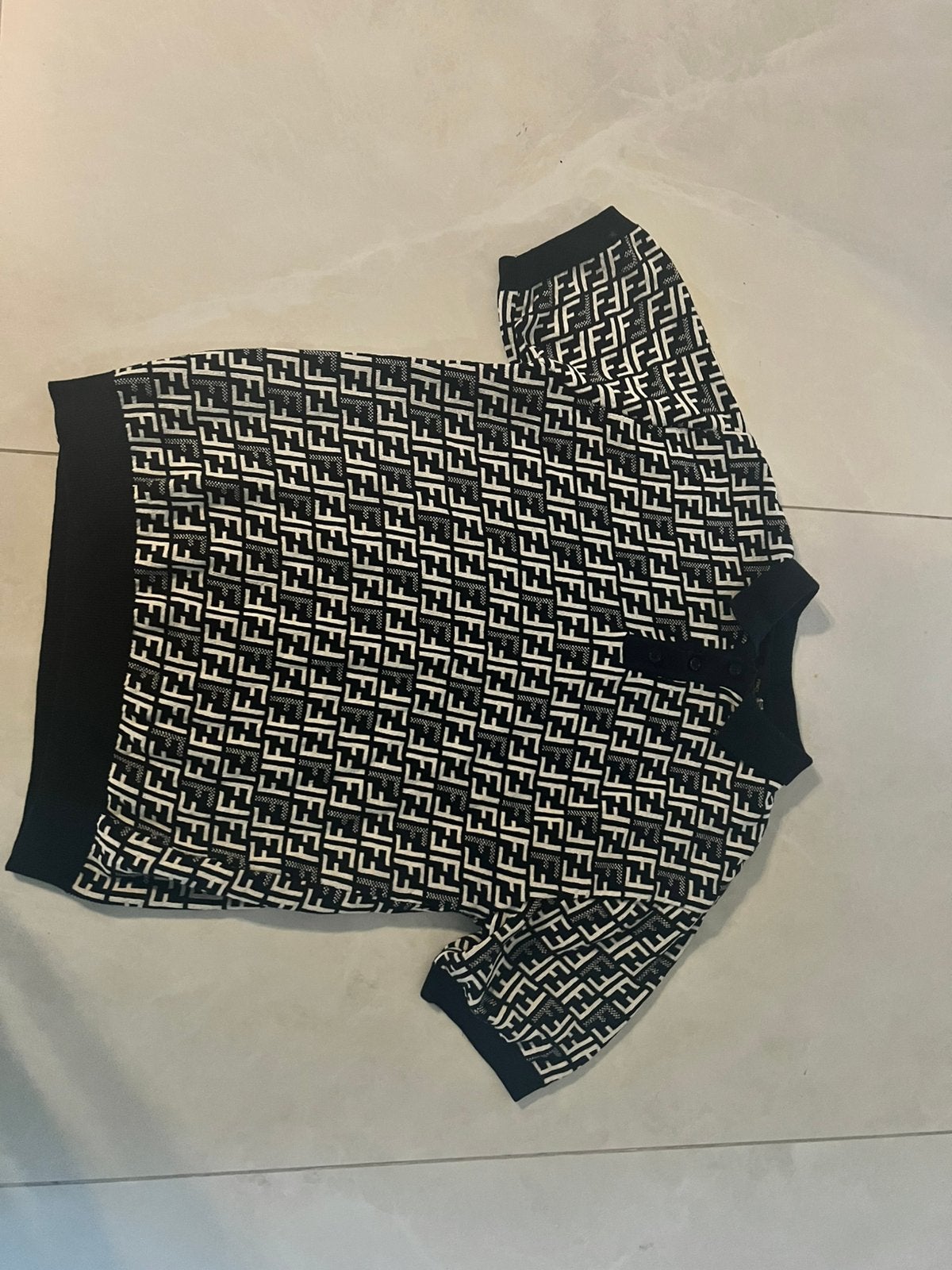 Fendi polo L, Ophalen of Verzenden, Zo goed als nieuw, Korte mouw
