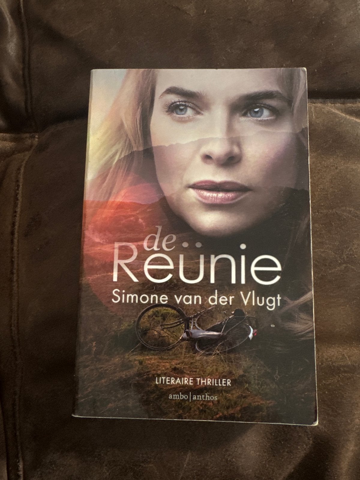 De Reünie - Simone van der Vlugt (Literaire Thriller), Ophalen of Verzenden, Gelezen, Nederland