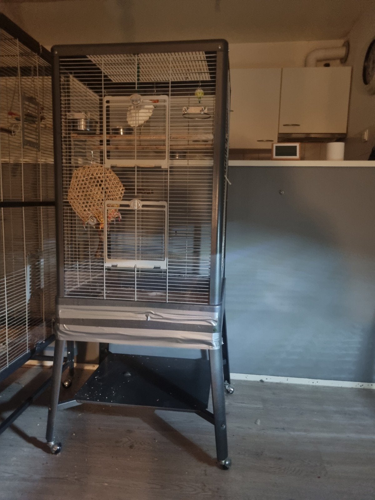 Montana kooi, Dieren en Toebehoren, Vogels | Hokken en Kooien, Ophalen, Zo goed als nieuw, Metaal, Vogelkooi