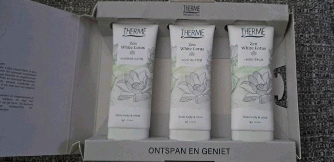 Therme Zen White Lotus

1x hand scrub 70 ml
1x hand balm 70, Ophalen of Verzenden, Nieuw