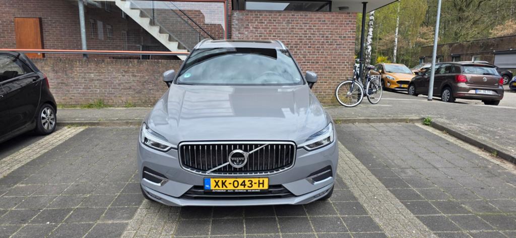 Volvo XC60 T5 250pk Geartronic AWD 2018 Grijs, Auto's, Automaat, Zwart, 4 cilinders, 1969 cc