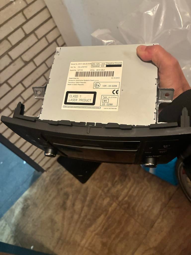 Suzuki Autoradio - Netjes 2011 model met USB/CD, Ophalen of Verzenden, Gebruikt, Suzuki
