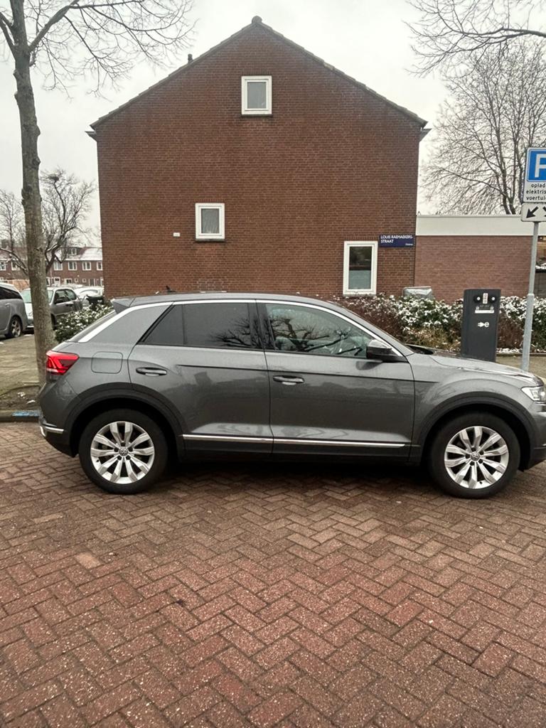 Volkswagen T-Roc 1.5 TSI 150pk 2020 Grijs, Voorwielaandrijving, Lane Keeping Assist, 1498 cc, 4 cilinders