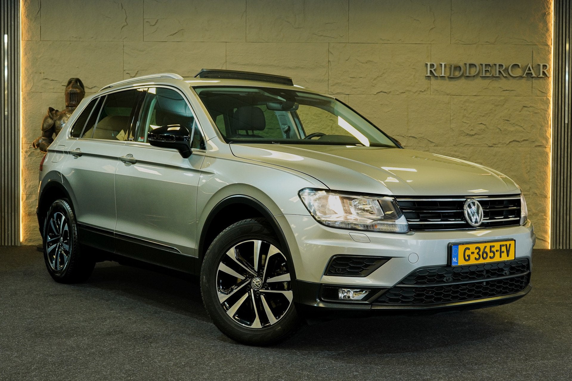 Volkswagen Tiguan 2.0 TDI 4Motion Highline Business R|GARANT, Auto's, Automaat, Gebruikt, Euro 6, 4 cilinders