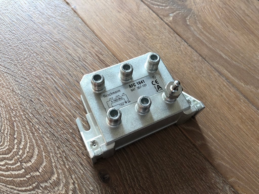 Hirschman AFC 1641 Multitap splitter 4-voudig, Ophalen of Verzenden, Zo goed als nieuw, Minder dan 2 meter, Coaxiale kabel