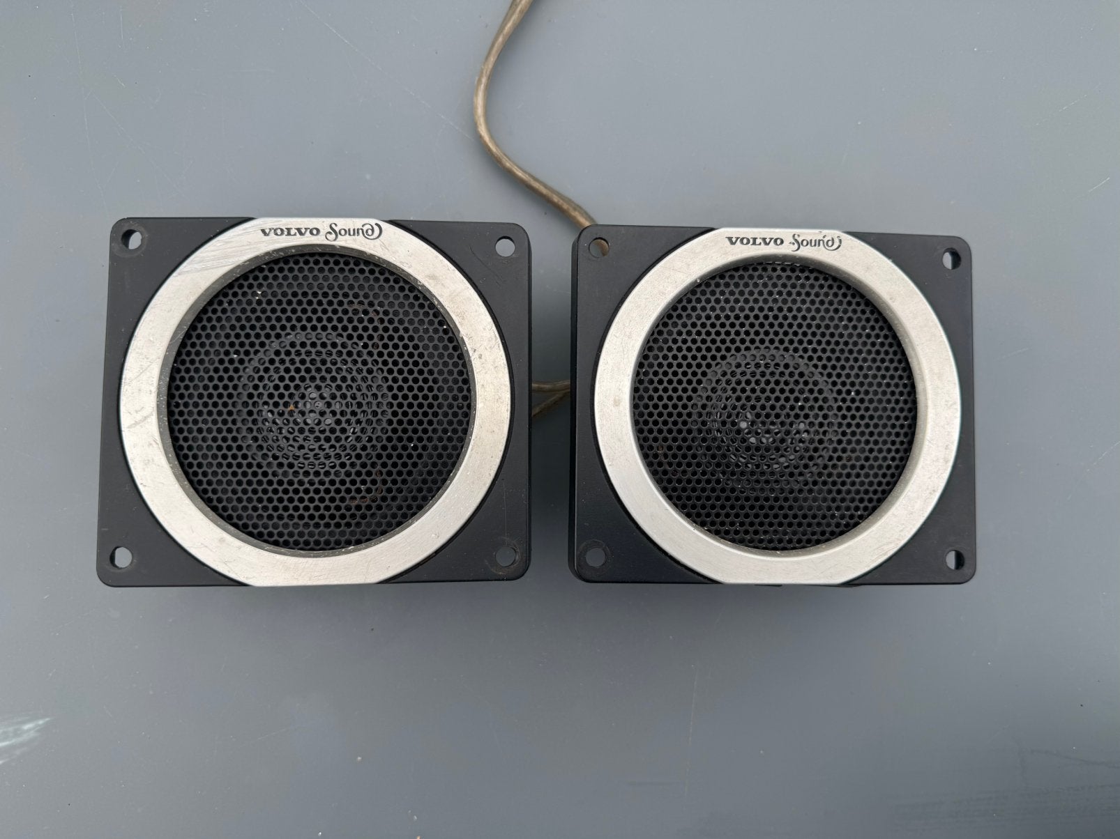 2 Volvo Sound  Clarion 60W 4 ohm   luidsprekers, Ophalen of Verzenden, Zo goed als nieuw