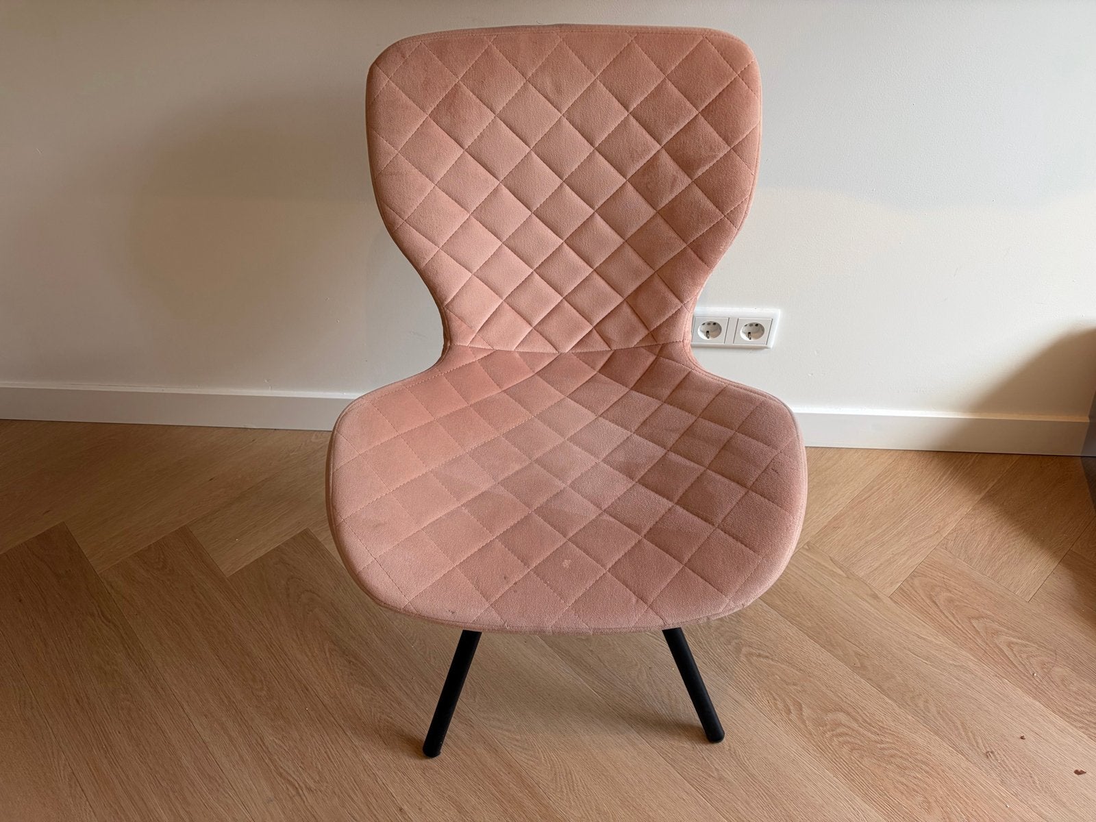 Roze stoel van Xenos, zithoogte 43cm, totale hoogte 81cm, Ophalen, Gebruikt, Overige kleuren, Eén