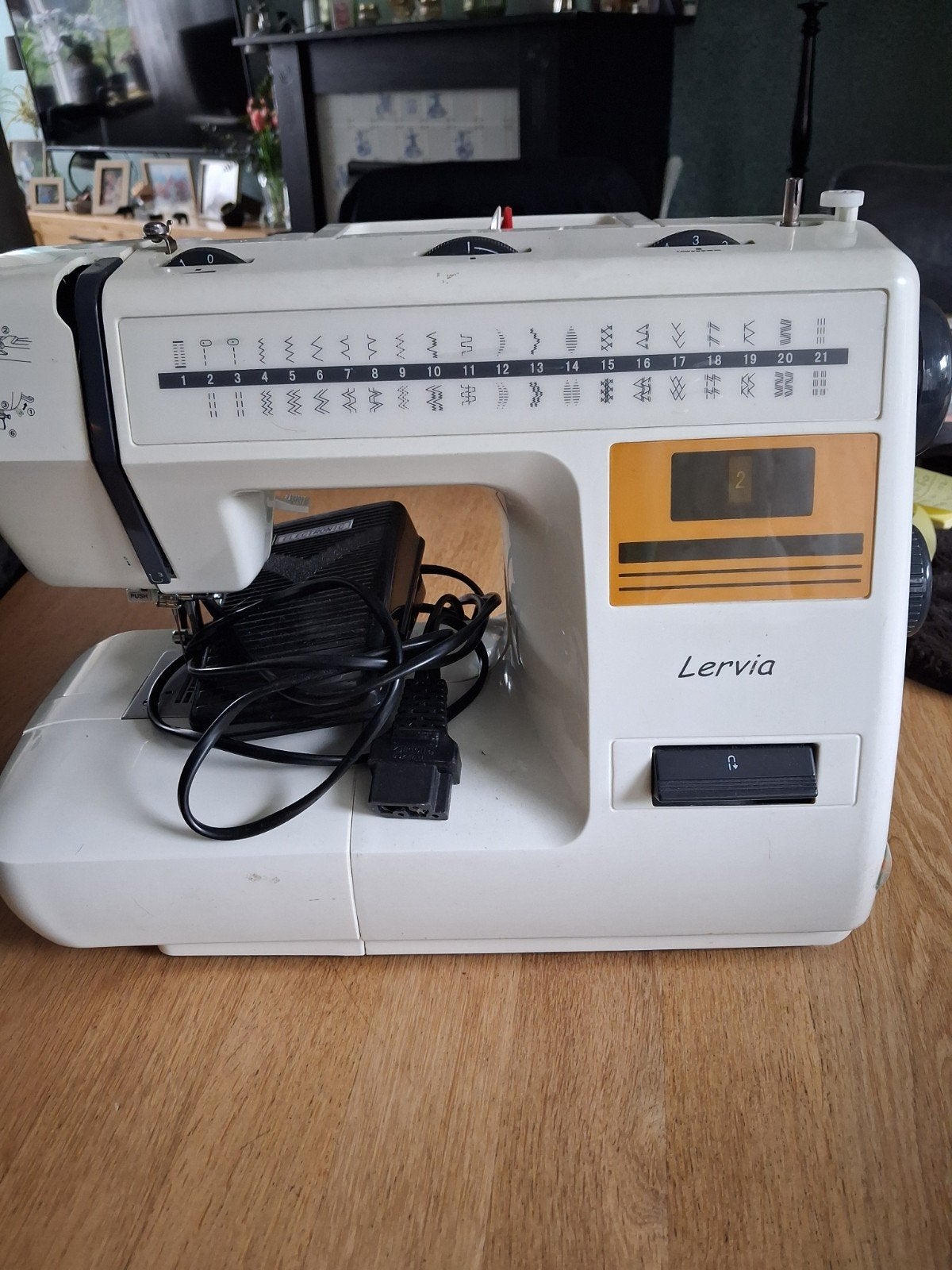 Naai machine, Hobby en Vrije tijd, Naaimachines en Toebehoren, Ophalen of Verzenden, Zo goed als nieuw, Naaimachine, Overige merken